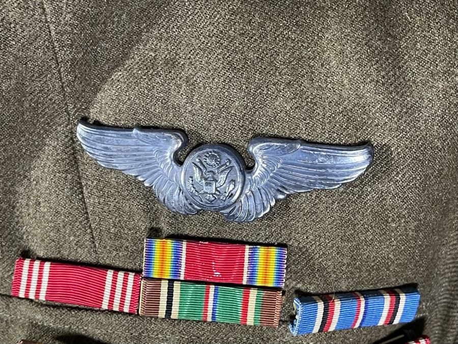 Vintage WWII United States Army Air Forces Military Jacket With Patches, Ribbons And Medals Including Sterling Silver US Army Air Force Aircrew Wings Pin Size 36S [Photo 4]