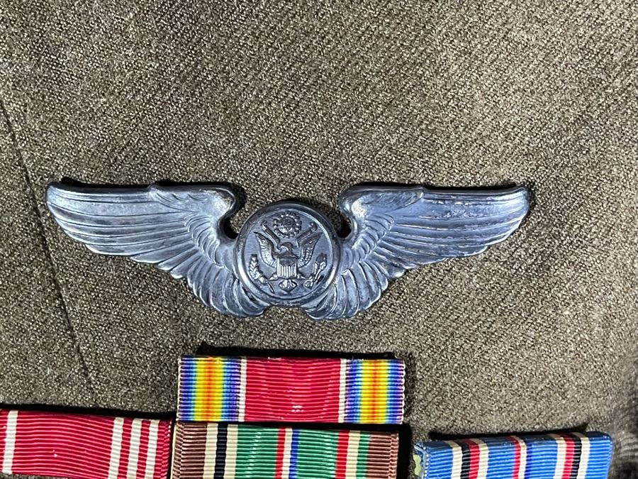 Vintage WWII United States Army Air Forces Military Jacket With Patches, Ribbons And Medals Including Sterling Silver US Army Air Force Aircrew Wings Pin Size 36S [Photo 20]