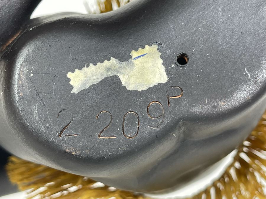 Vintage Ceramic Sculpture 6W X 6D X 9H [Photo 9]