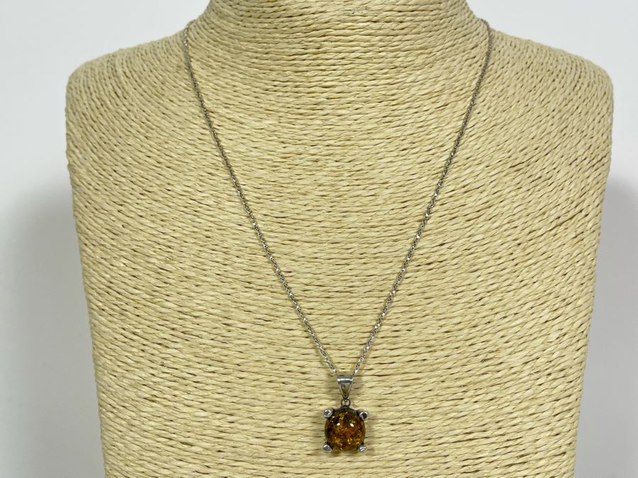 Sterling Silver Amber Pendant With Sterling Silver 18' Chain Necklace 4.8g [Photo 2]