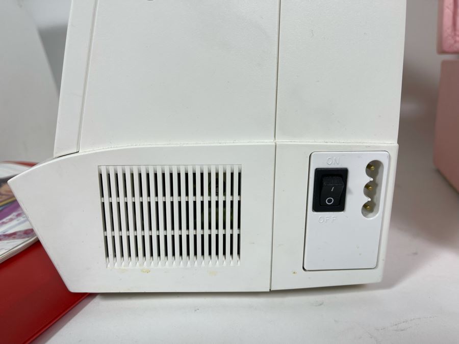 PFAFF Hobby 1142 Sewing Machine (Missing Electrical Cord) With Box Of Sewing Supplies [Photo 10]