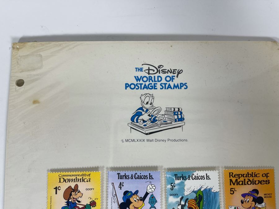 Mint Disney Stamps And Sealed 1979 Blank Notebook Binder Pages For The Disney World Of Postage Stamps [Photo 3]