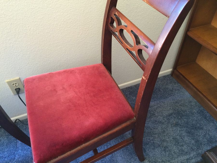 Pair of Chairs [Photo 6]