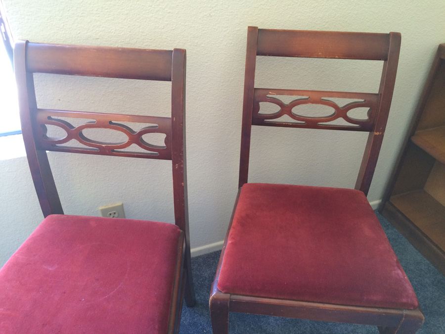 Pair of Chairs [Photo 3]