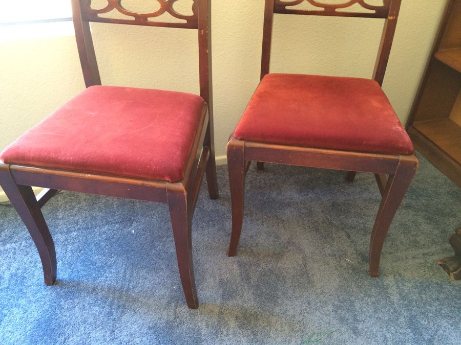 Pair of Chairs [Photo 2]