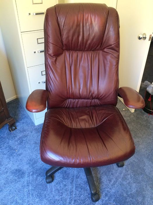 Leather Office Chair [Photo 1]