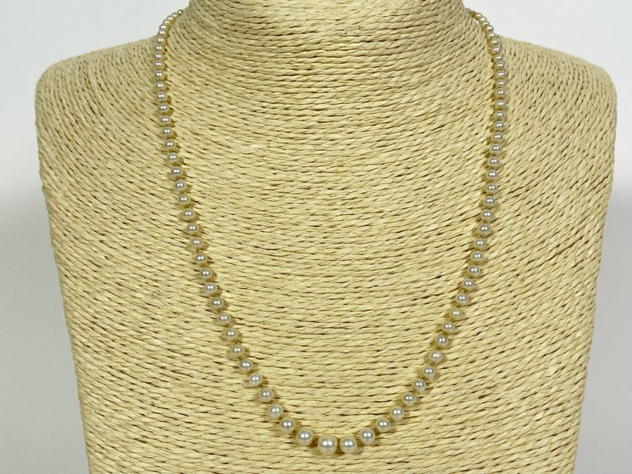 Cultured Pearls 18' Necklace With 10K Gold Clasp [Photo 1]