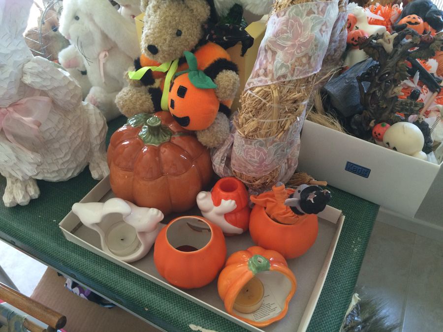 Holiday Lot [Photo 3]