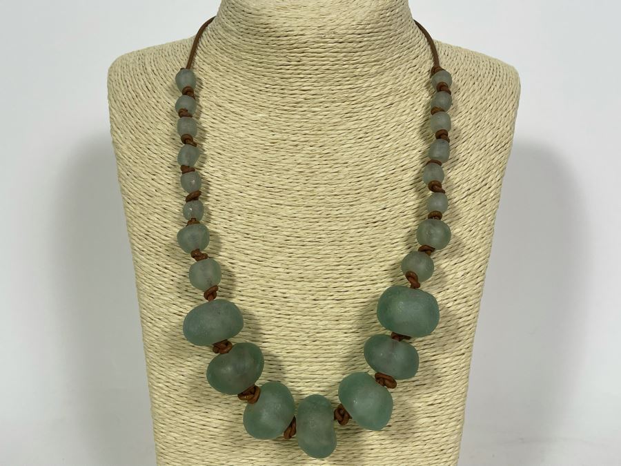 Glass Bead 22' Necklace [Photo 2]