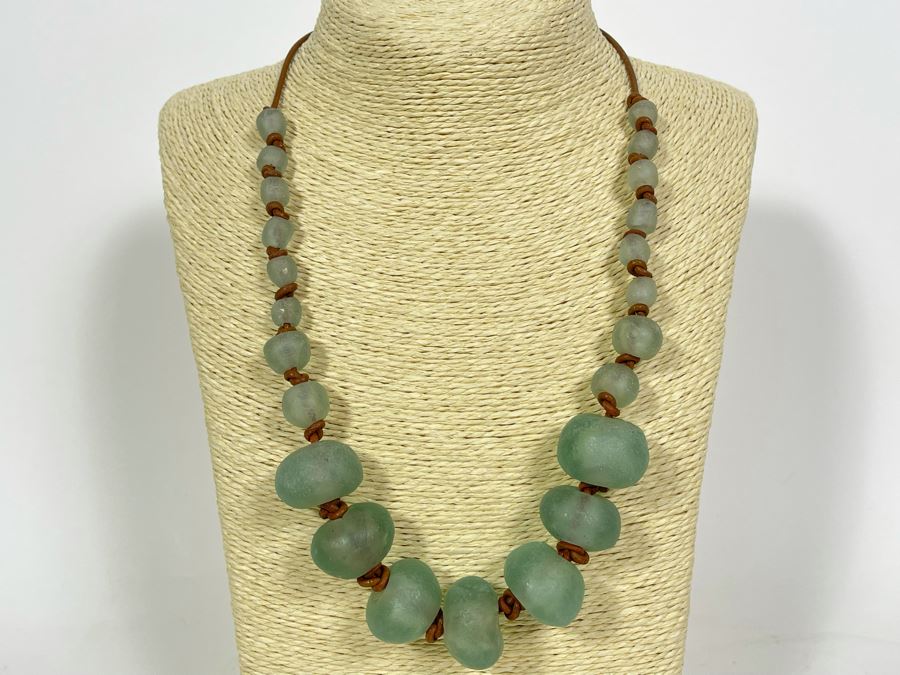 Glass Bead 22' Necklace [Photo 1]