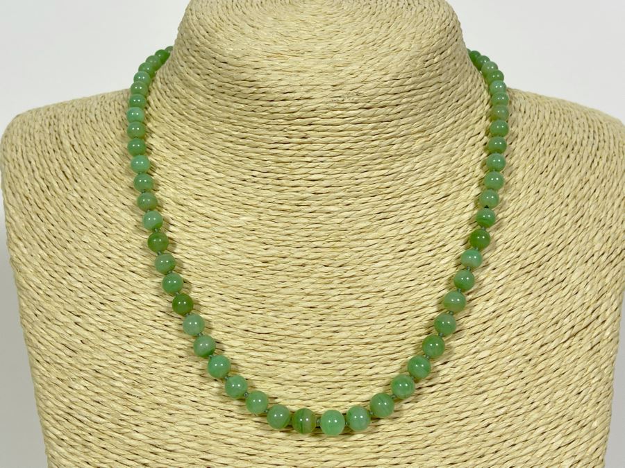 Vintage Commercial Quality Jade Bead 17' Necklace 21.2g [Photo 1]