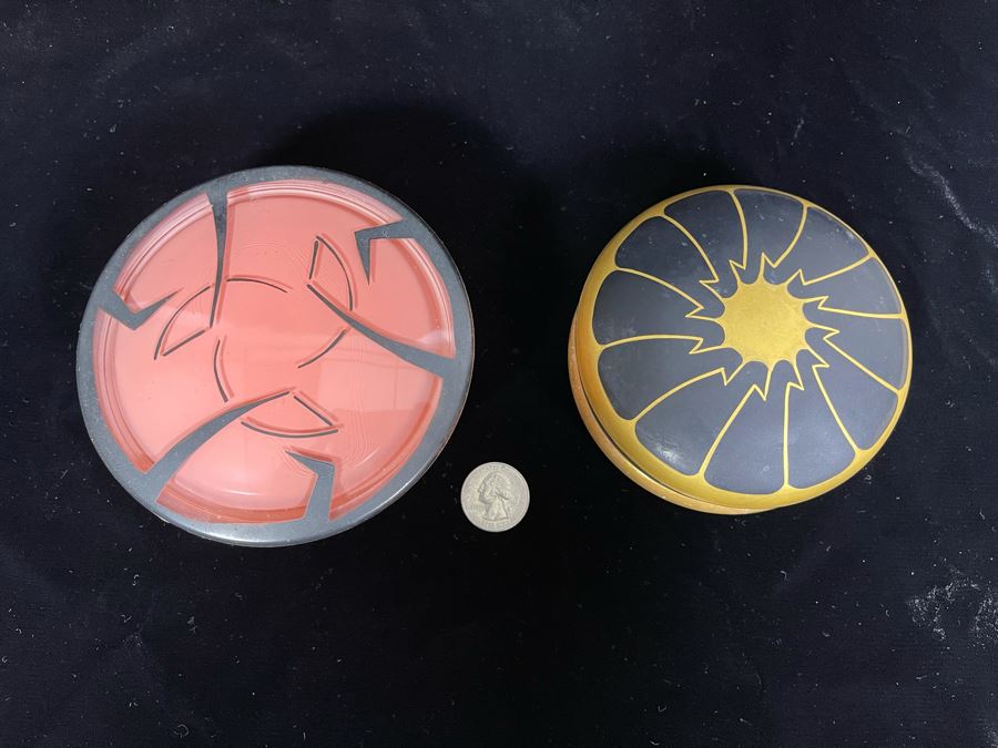 Pair Of Art Deco Lidded Powder Jars Gold And Black Is DeVilbiss [Photo 2]