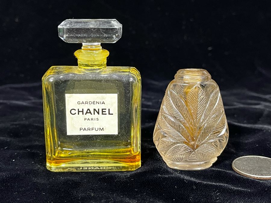 Pair Of Vintage Perfume Bottles [Photo 1]