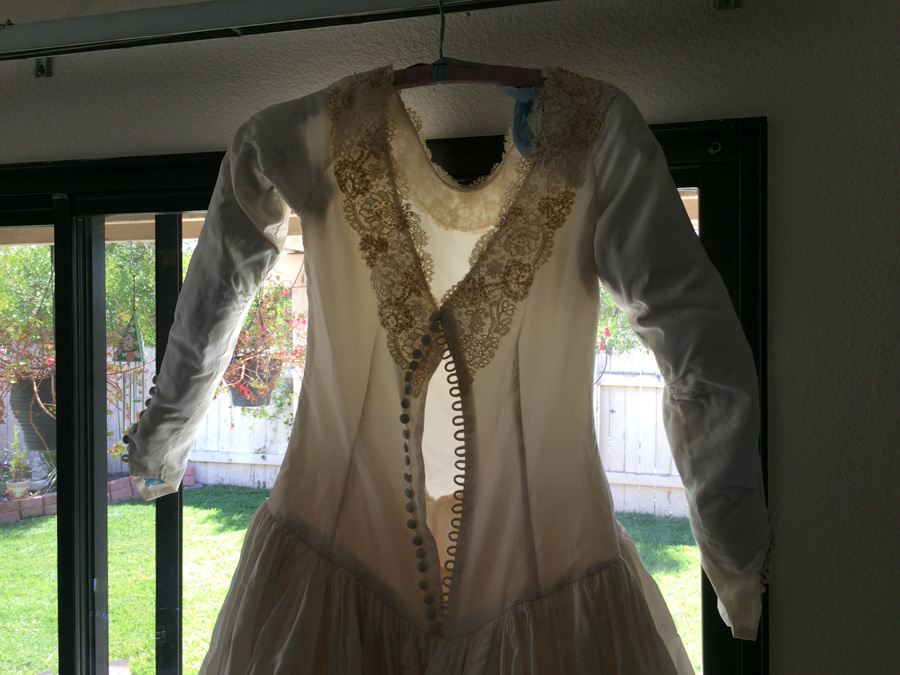Vintage Wedding Gown [Photo 26]