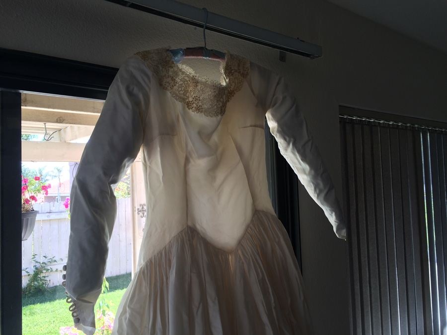 Vintage Wedding Gown [Photo 11]