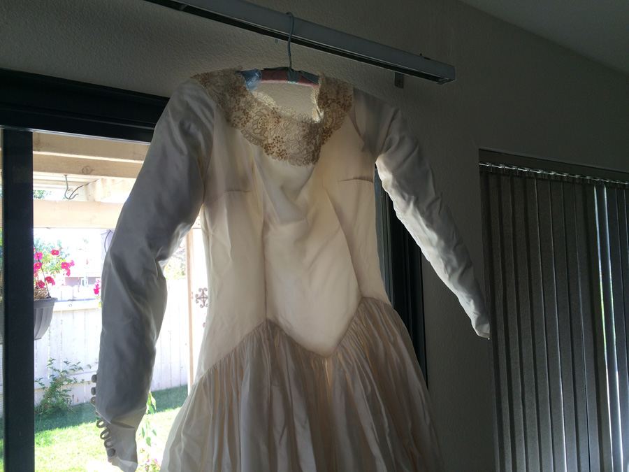 Vintage Wedding Gown [Photo 10]