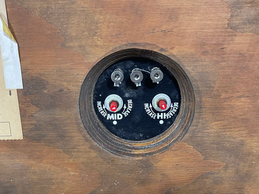 Pair Of Acoustic Research AR-2ax Acoustic Suspension Loudspeakers System With Original Warranty Card - Speaker Cabinets Are Sealed Air Tight (Foam Not Used For Cones - Video Posted) 24W X 13.5H X 11.5D [Photo 10]