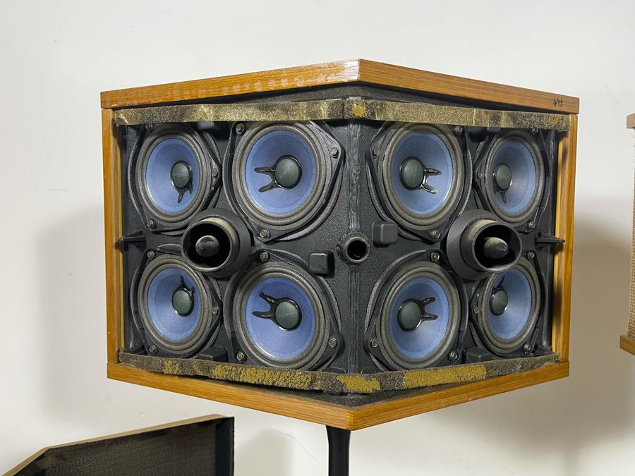 Vintage Pair Of Bose 901 Speakers With Black Tulip Bases 21W X 14D X 31H (Video Posted) [Photo 17]