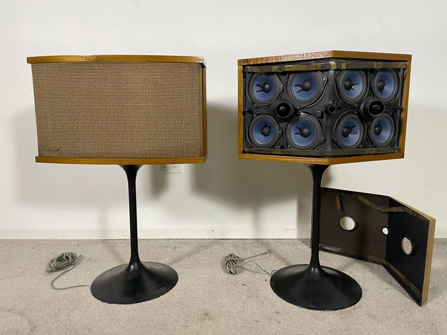 Vintage Pair Of Bose 901 Speakers With Black Tulip Bases 21W X 14D X 31H (Video Posted)