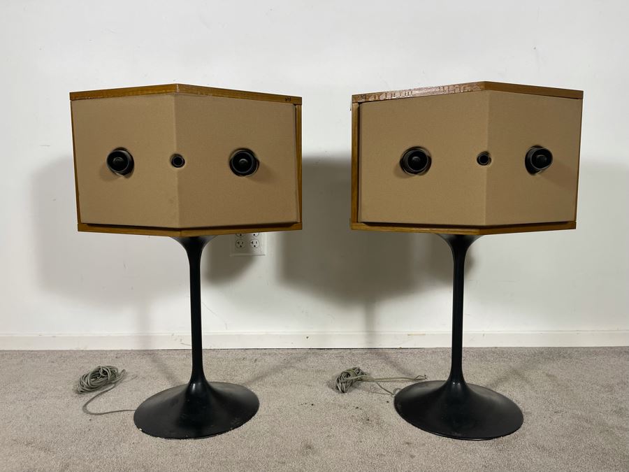 Vintage Pair Of Bose 901 Speakers With Black Tulip Bases 21W X 14D X 31H (Video Posted) [Photo 20]