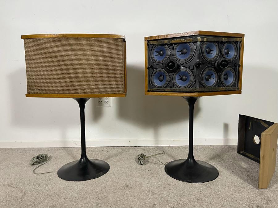 Vintage Pair Of Bose 901 Speakers With Black Tulip Bases 21W X 14D X 31H (Video Posted) [Photo 3]