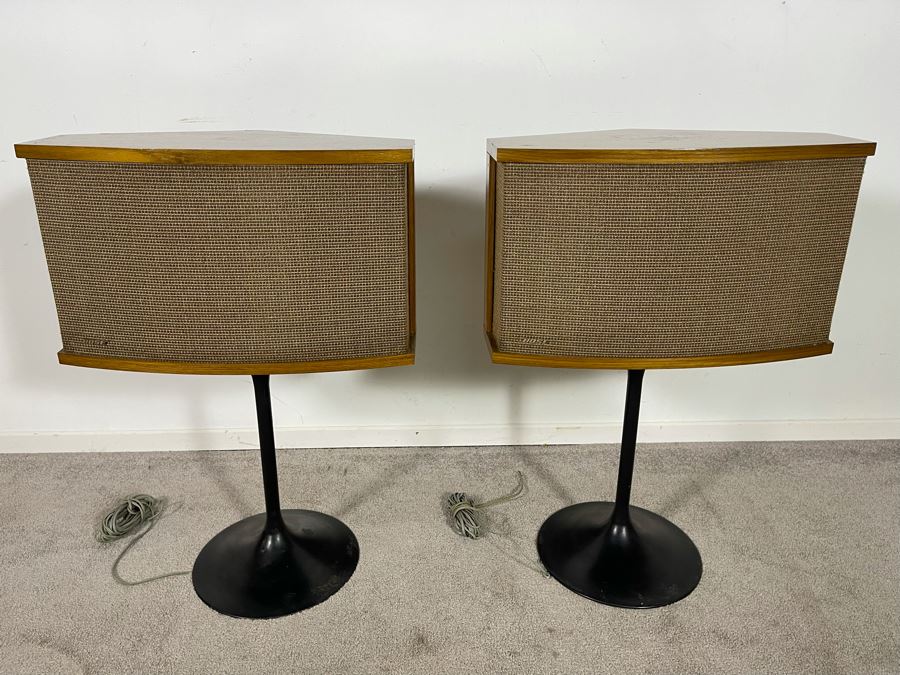 Vintage Pair Of Bose 901 Speakers With Black Tulip Bases 21W X 14D X 31H (Video Posted) [Photo 9]