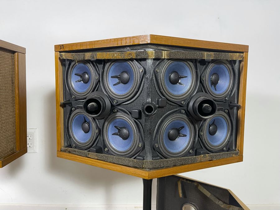 Vintage Pair Of Bose 901 Speakers With Black Tulip Bases 21W X 14D X 31H (Video Posted) [Photo 13]