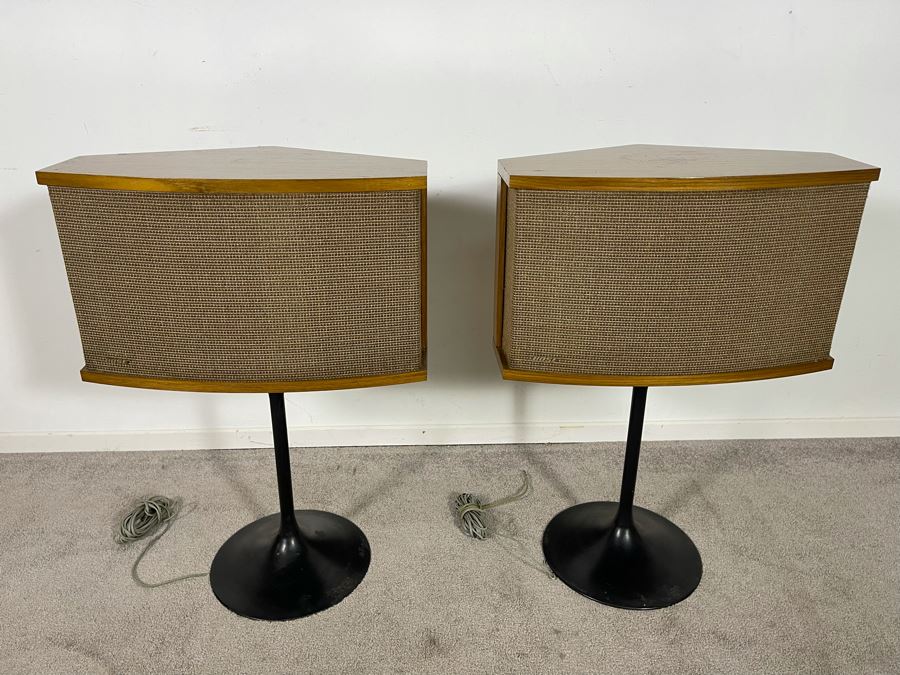 Vintage Pair Of Bose 901 Speakers With Black Tulip Bases 21W X 14D X 31H (Video Posted) [Photo 8]