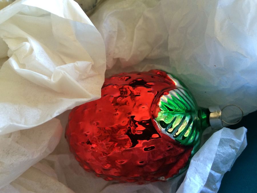 Vintage Christmas Ornament Lot [Photo 10]