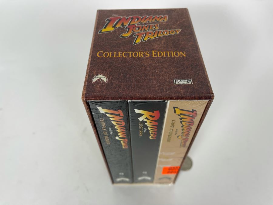 Sealed Collector's Edition Box Set The Indiana Jones Trilogy VHS Tapes [Photo 4]