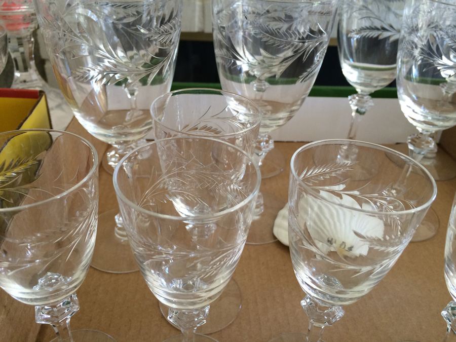 Stemware Lot [Photo 7]
