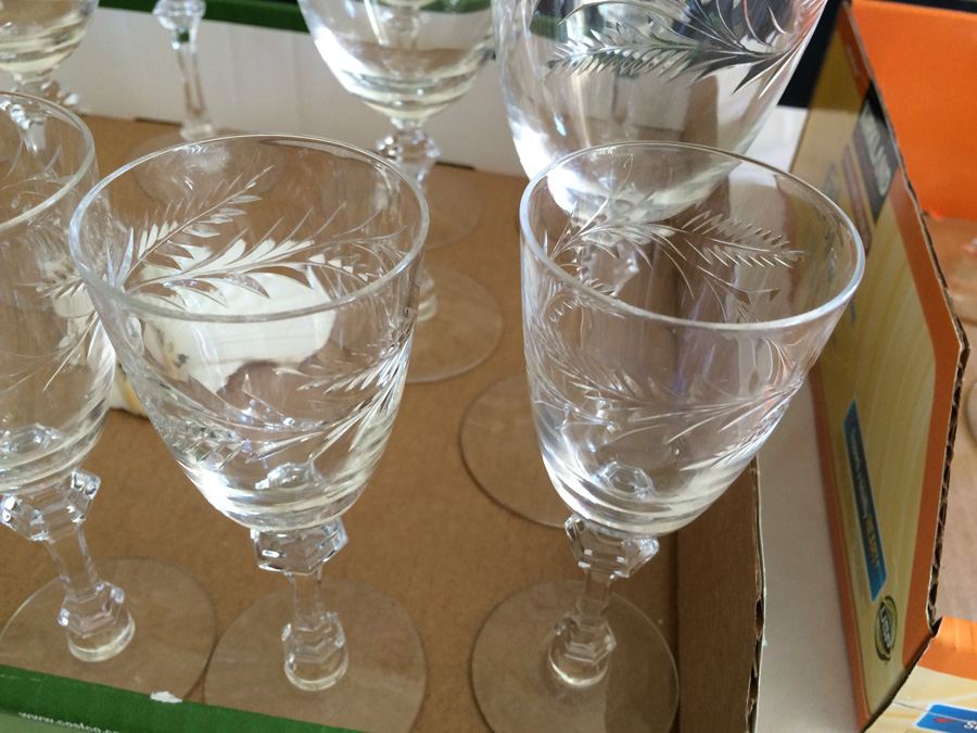 Stemware Lot [Photo 2]
