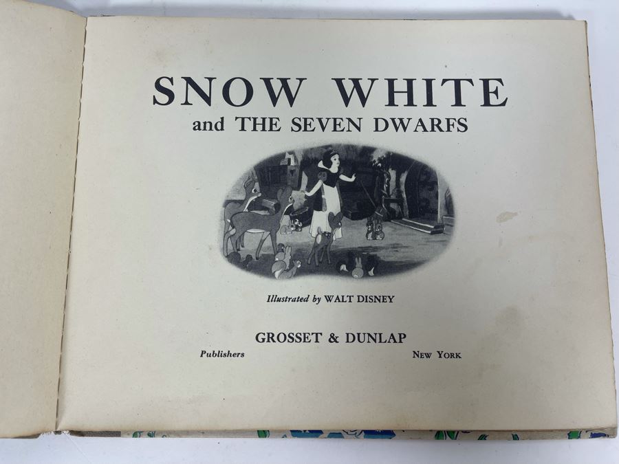 Vintage 1938 Snow White And The Seven Dwarfs Book Illustrated By Walt Disney From The Famous Picture [Photo 2]