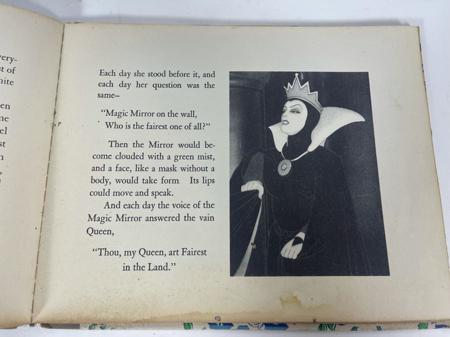 Vintage 1938 Snow White And The Seven Dwarfs Book Illustrated By Walt Disney From The Famous Picture [Photo 5]