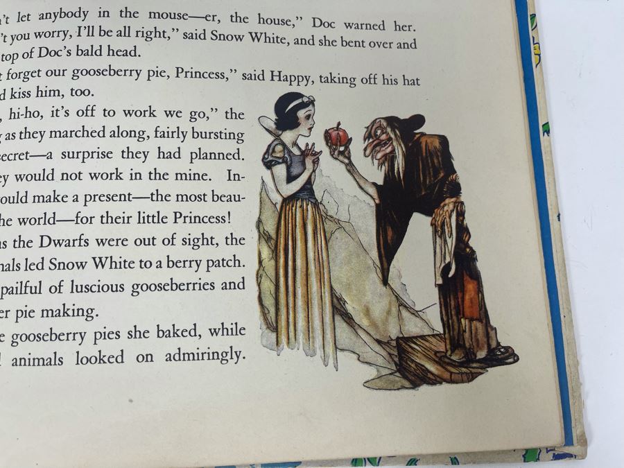 Vintage 1938 Snow White And The Seven Dwarfs Book Illustrated By Walt Disney From The Famous Picture [Photo 10]