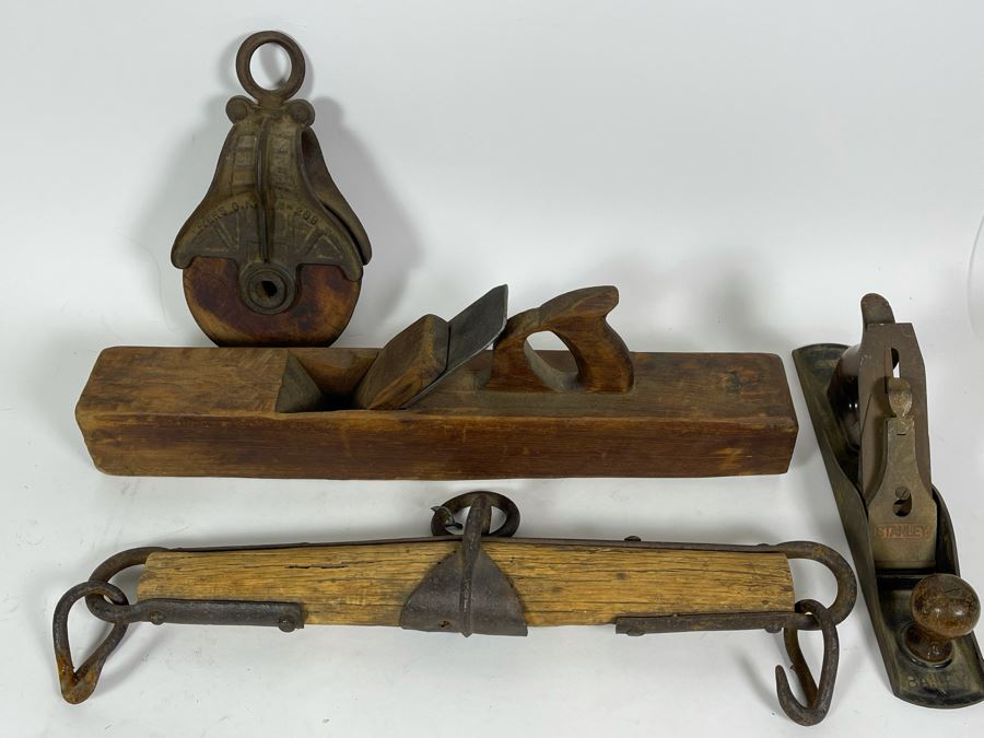 Pair Of Vintage Wood Planes, Old Scale Support And Old Metal And Wood And Metal Pulley