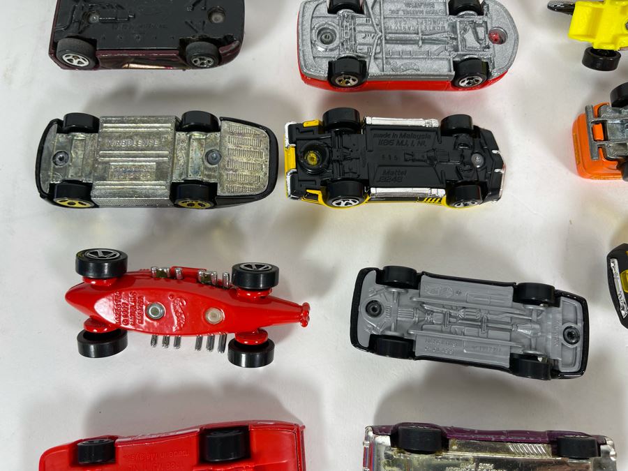 Vintage Mattel Hot Wheels Cars Lot - See Photos [Photo 26]