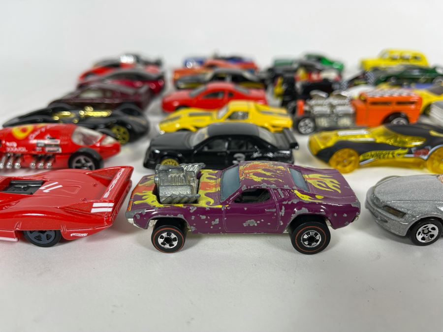 Vintage Mattel Hot Wheels Cars Lot - See Photos [Photo 3]
