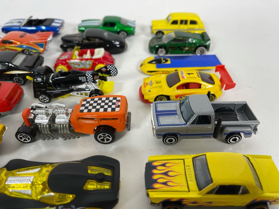 Vintage Mattel Hot Wheels Cars Lot - See Photos