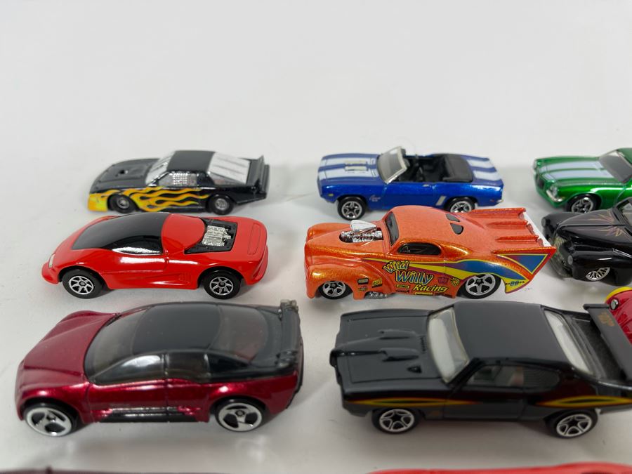 Vintage Mattel Hot Wheels Cars Lot - See Photos [Photo 18]