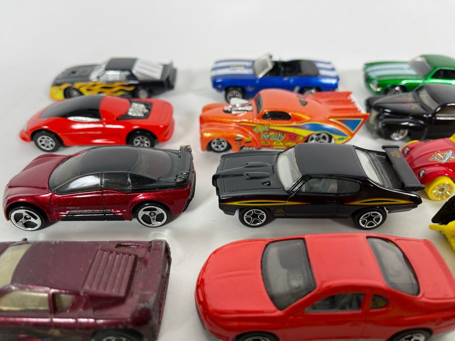 Vintage Mattel Hot Wheels Cars Lot - See Photos