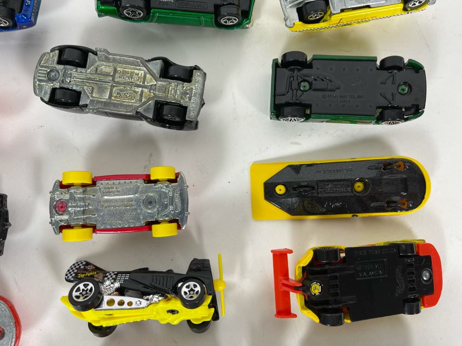Vintage Mattel Hot Wheels Cars Lot - See Photos [Photo 24]
