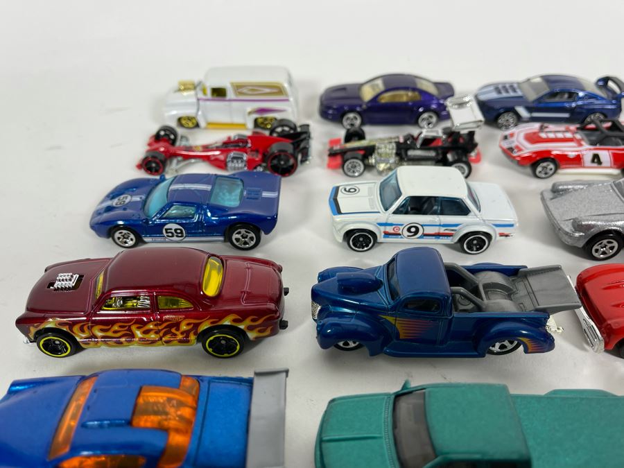 Vintage Mattel Hot Wheels Cars Lot - See Photos [Photo 9]