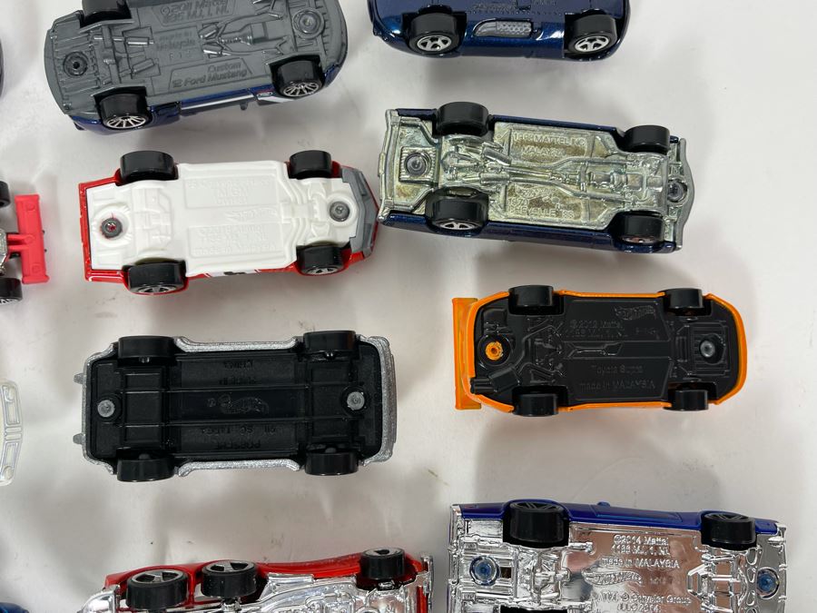 Vintage Mattel Hot Wheels Cars Lot - See Photos [Photo 19]