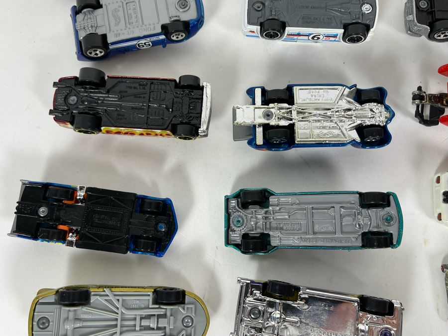 Vintage Mattel Hot Wheels Cars Lot - See Photos [Photo 17]