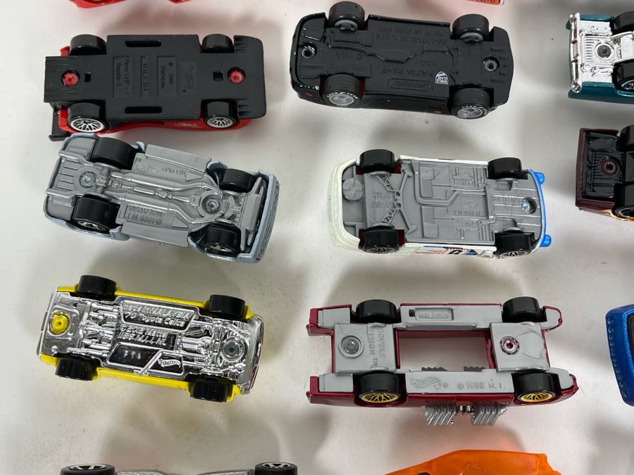 Vintage Mattel Hot Wheels Cars Lot - See Photos [Photo 18]