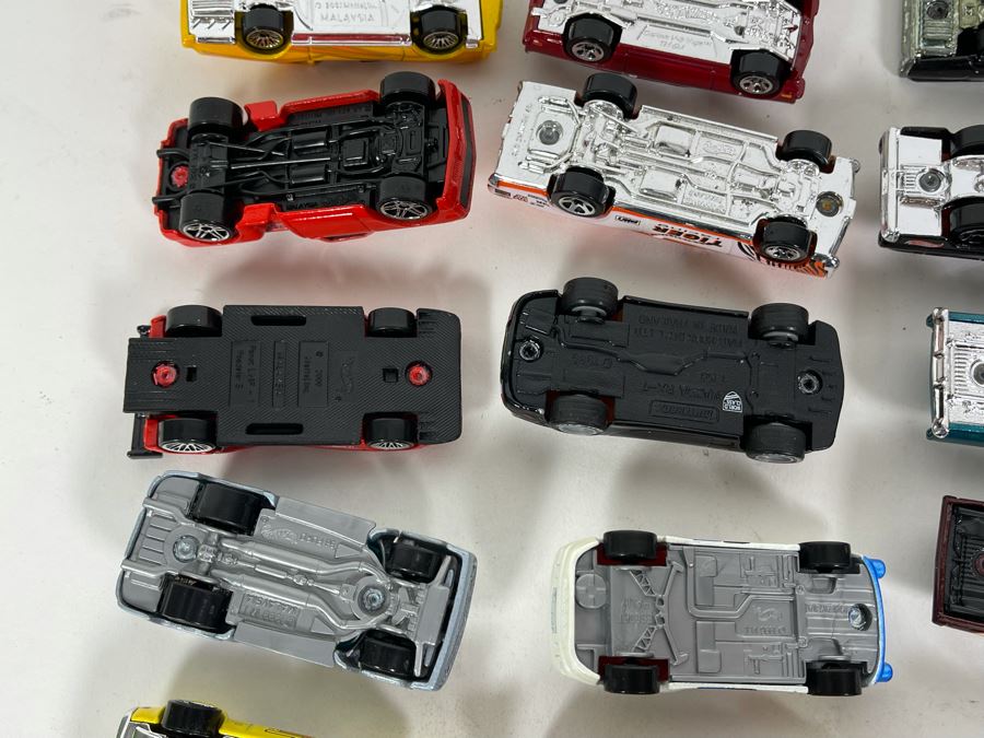 Vintage Mattel Hot Wheels Cars Lot - See Photos [Photo 22]
