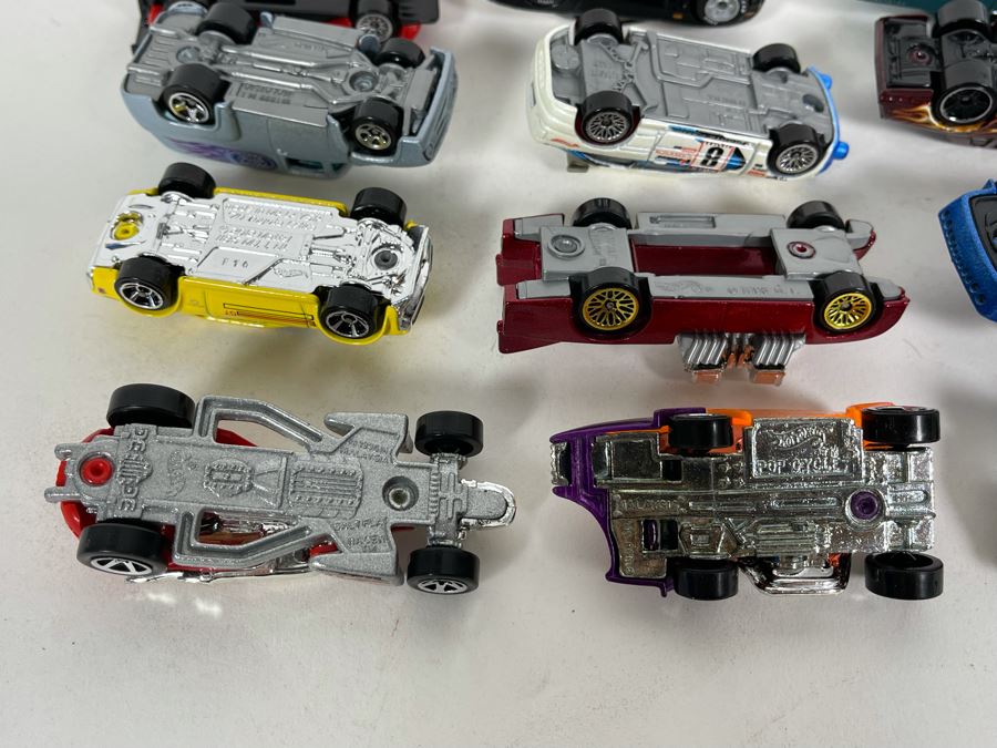 Vintage Mattel Hot Wheels Cars Lot - See Photos [Photo 17]