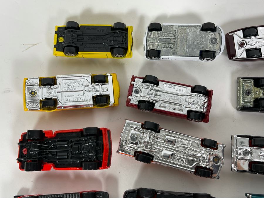 Vintage Mattel Hot Wheels Cars Lot - See Photos [Photo 23]
