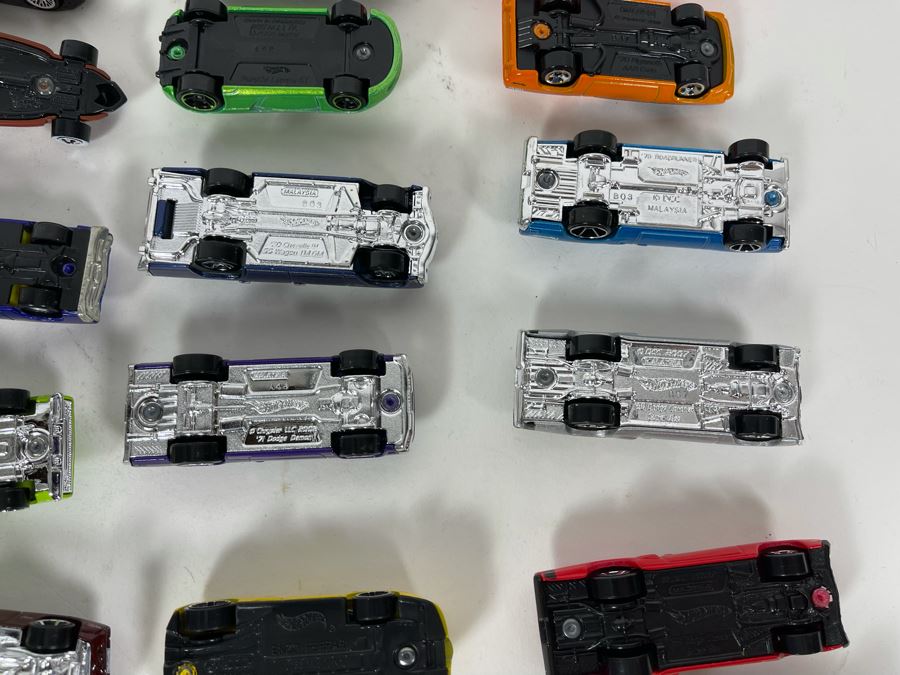 Vintage Mattel Hot Wheels Cars Lot - See Photos [Photo 15]